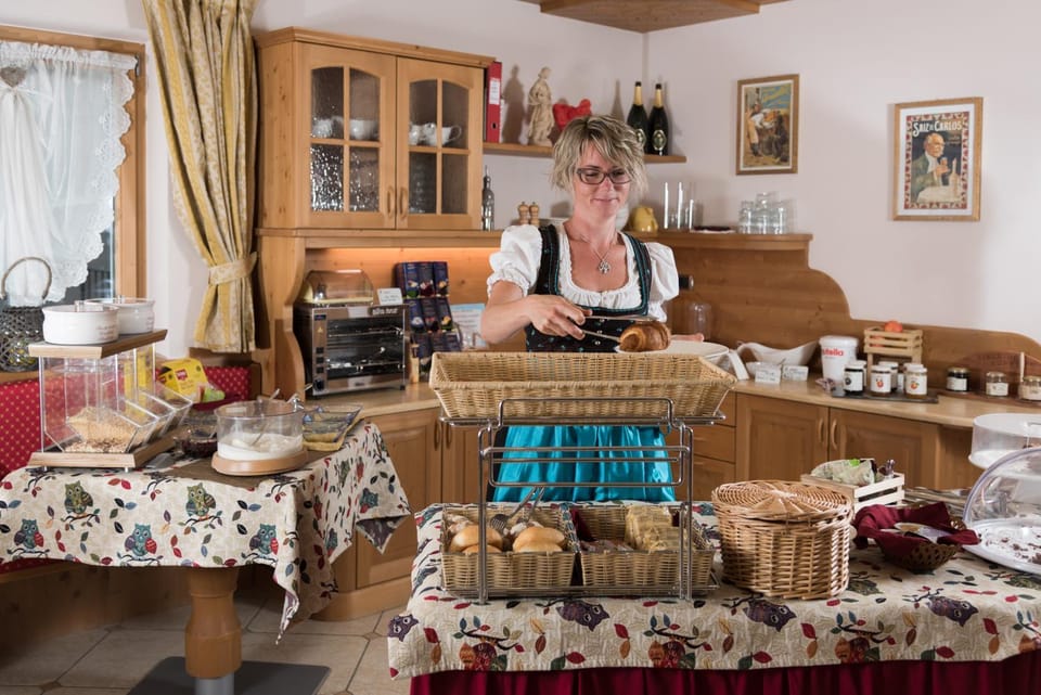 Garnì Val de Grepa Bed and Breakfast in Pozza di Fassa