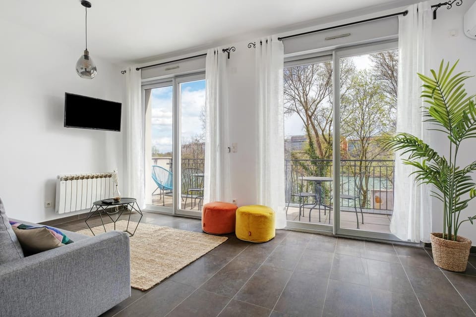 TV and multimedia, Balcony/Terrace, Living room