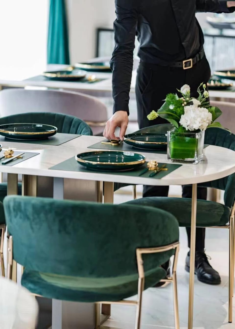 Restaurant/places to eat, Seating area, Dining area