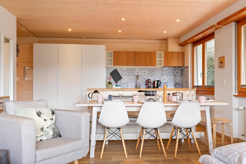 Living room, Dining area, stove, toaster