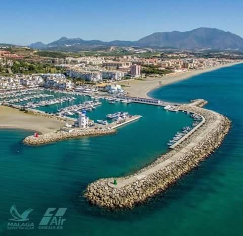 Nearby landmark, Restaurant/places to eat, Neighbourhood, Beach, Shopping Area