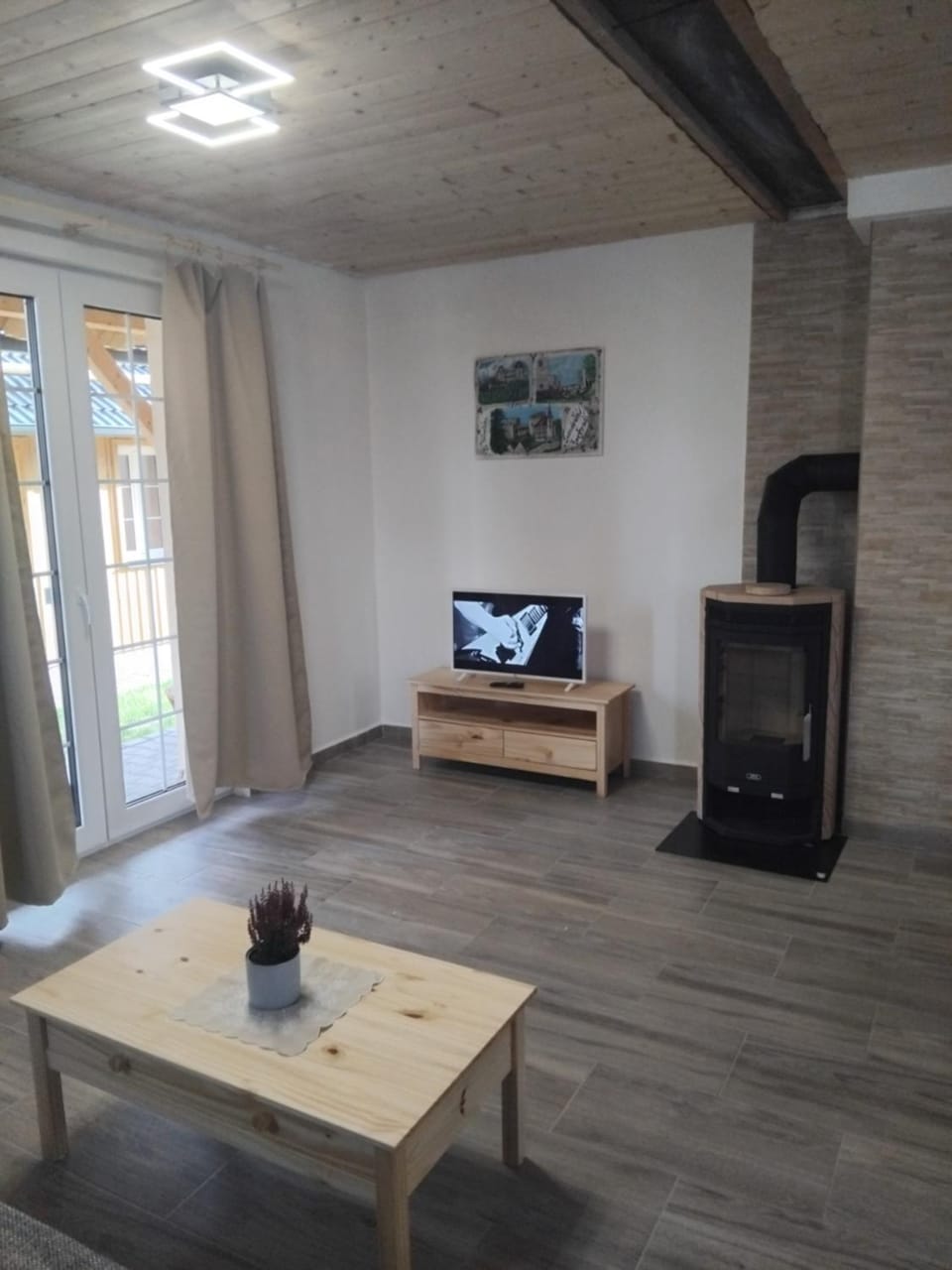 Communal lounge/ TV room, TV and multimedia