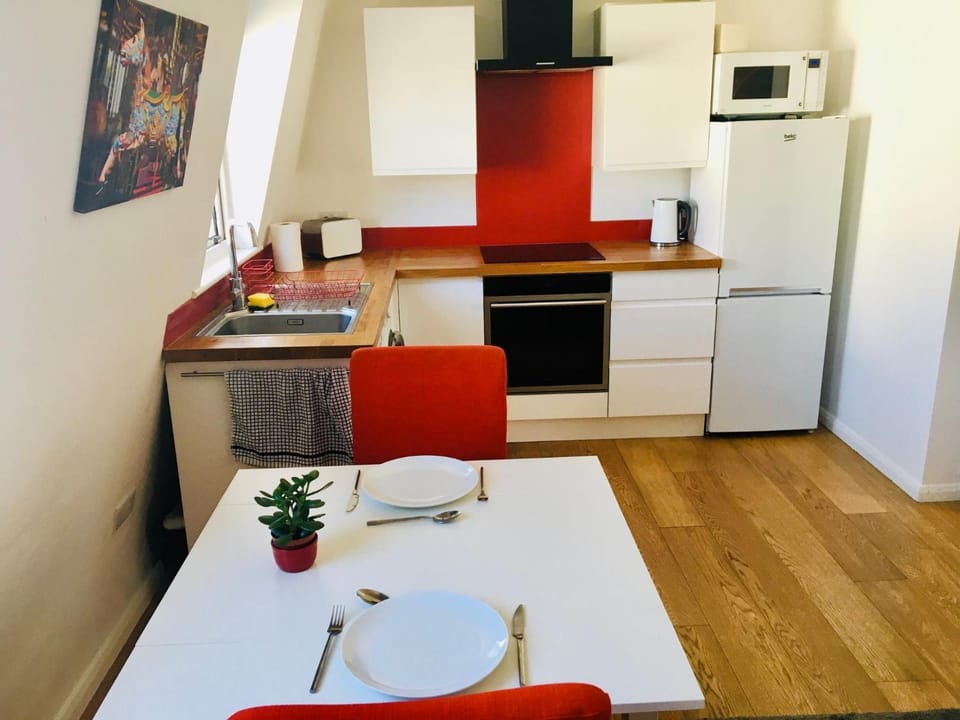 microwave, oven, kitchen