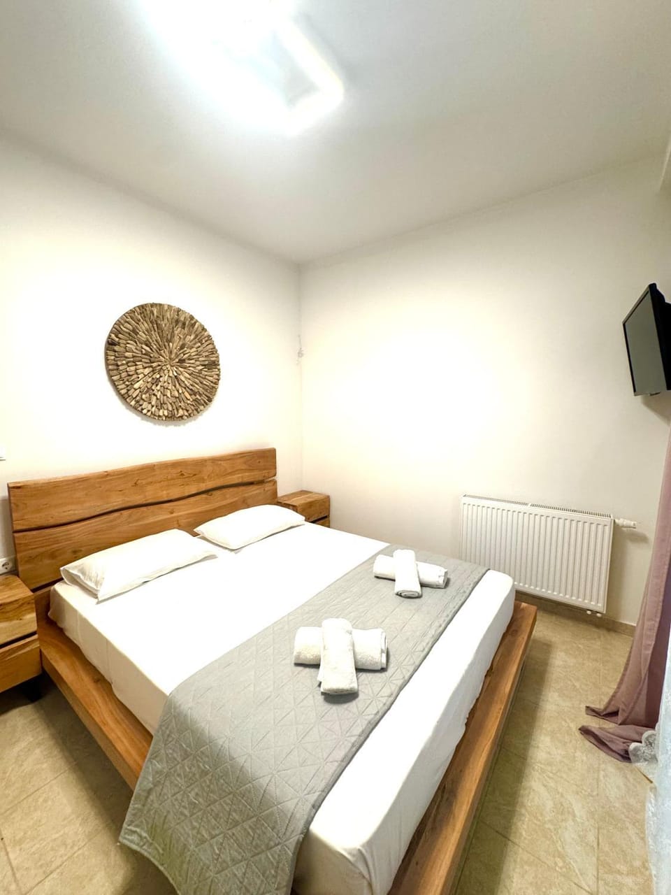 Bed, Photo of the whole room