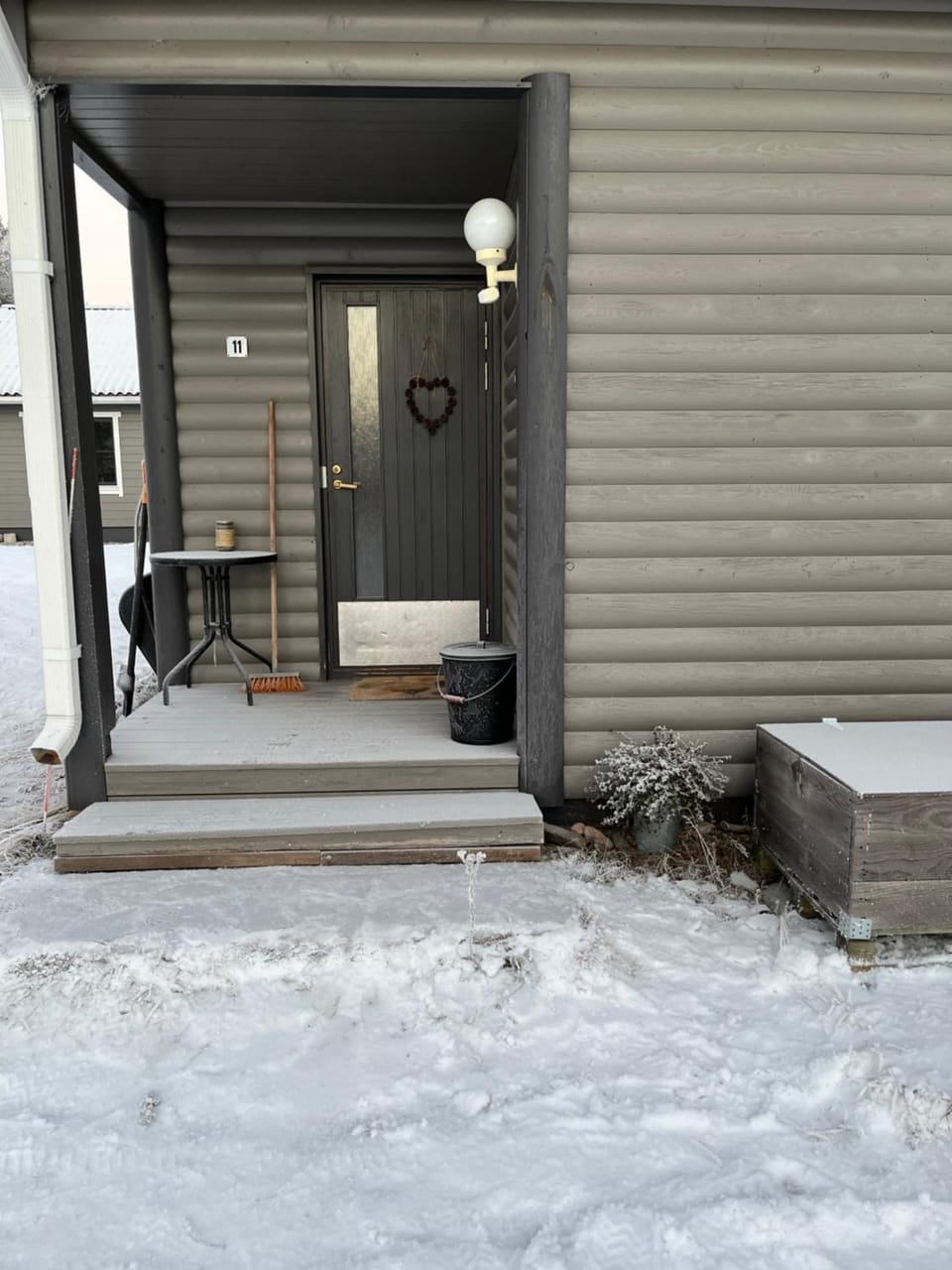 Property building, Facade/entrance, Winter