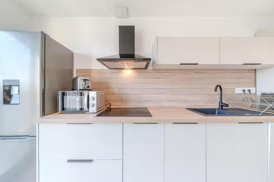 Rooftop d'exception, vue Rhône, 12 personnes, Caluire Apartment in Caluire-et-Cuire