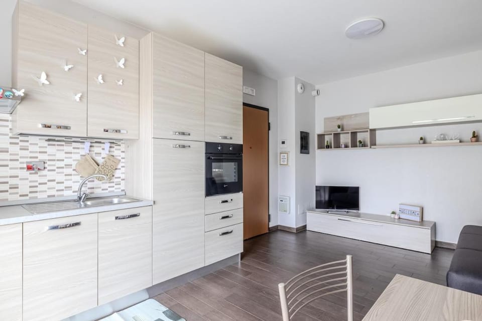 TV and multimedia, Kitchen or kitchenette, Dining area