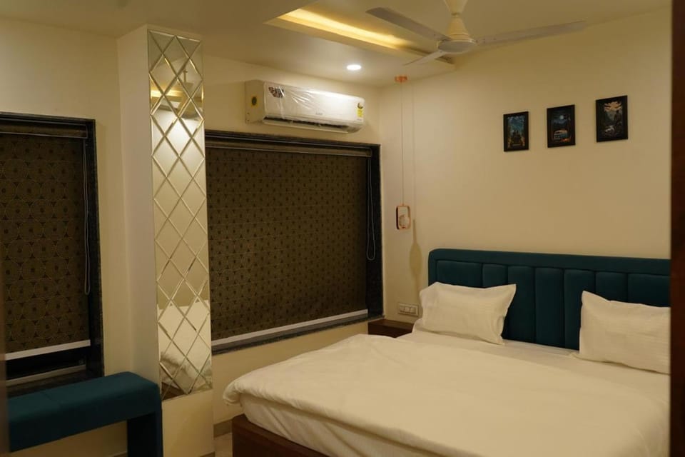Bed, Bedroom, air conditioner