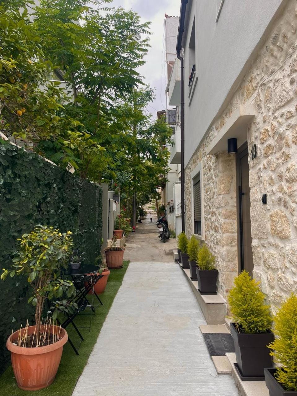 Property building, Day, Garden