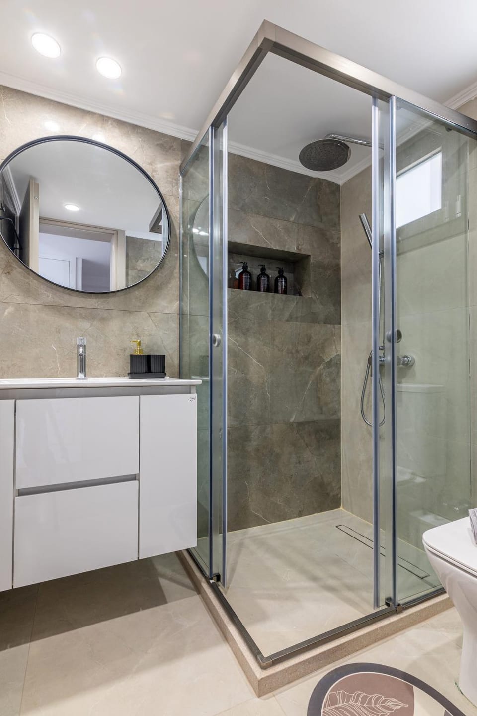 Shower, Toilet, Bathroom