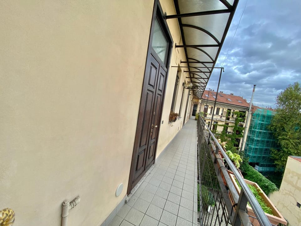Property building, Day, View (from property/room), Balcony/Terrace