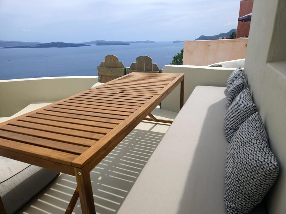 Phaos Oia Suites Apartment in Oia
