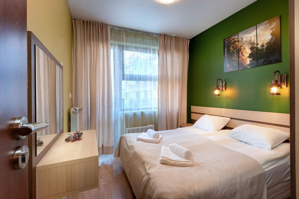 Bed, Bedroom, towels