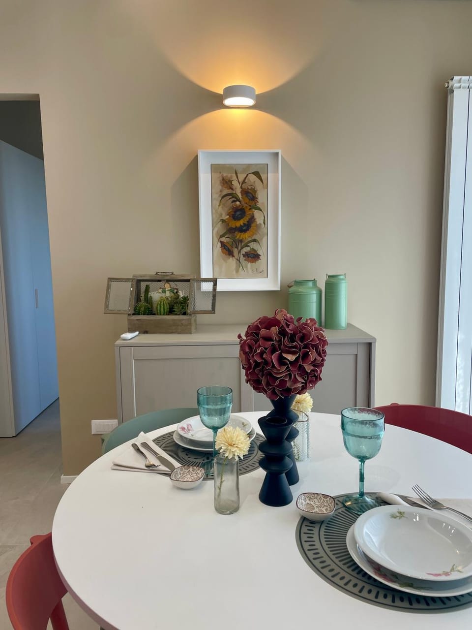 Living room, Seating area, Dining area