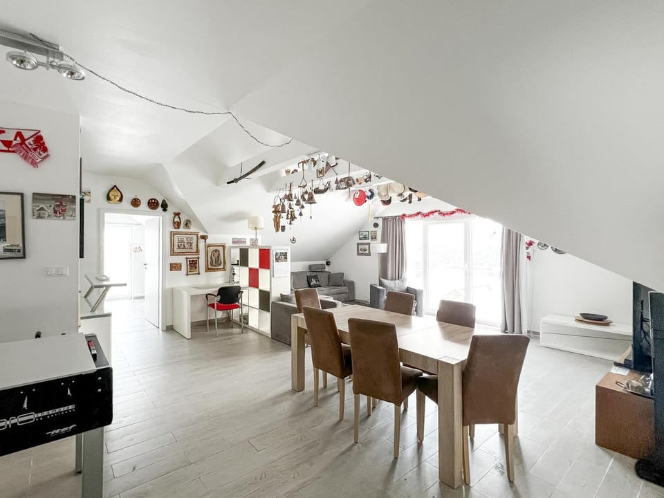 Living room, Seating area, Dining area