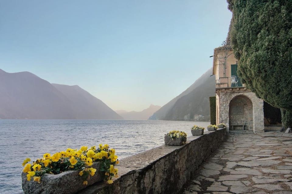 Nearby landmark, Natural landscape, Lake view, Landmark view, Mountain view