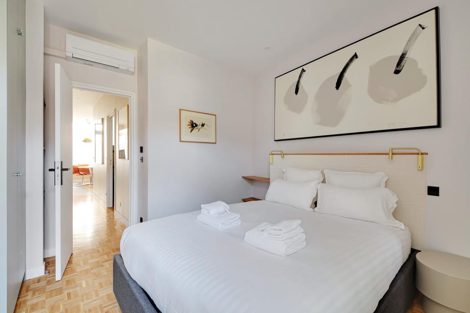 Bed, Photo of the whole room, Bedroom, towels, wardrobe