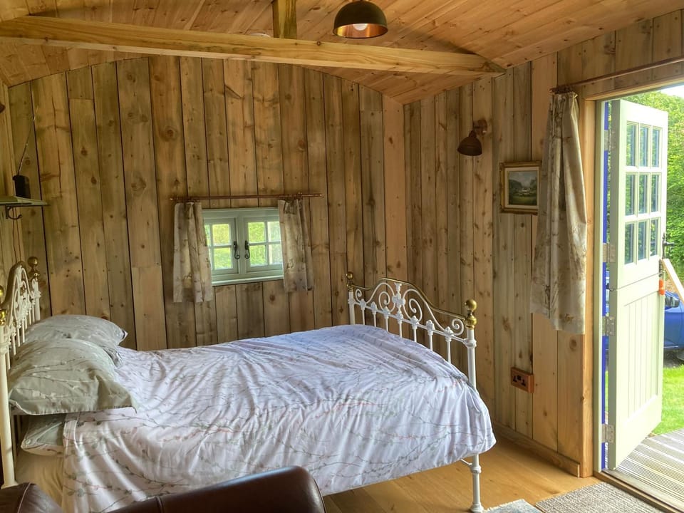 Fox lodge Shepherd Hut Sidmouth Campground/ 
RV Resort in Sidmouth