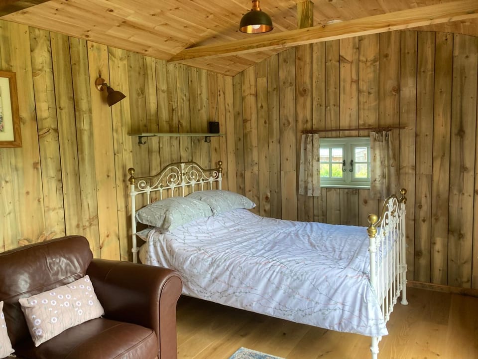 Fox lodge Shepherd Hut Sidmouth Campground/ 
RV Resort in Sidmouth