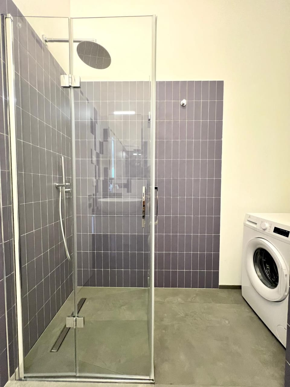 Shower, Bathroom, washing machine