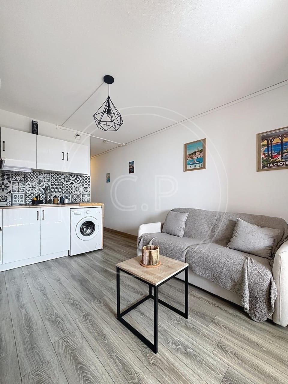 Kitchen or kitchenette, Living room