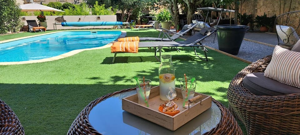 Le MAS CLEMENTINE Bed and Breakfast in Occitanie