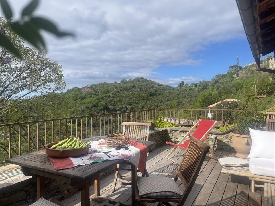 Patio, Natural landscape, Balcony/Terrace, Dining area, Mountain view