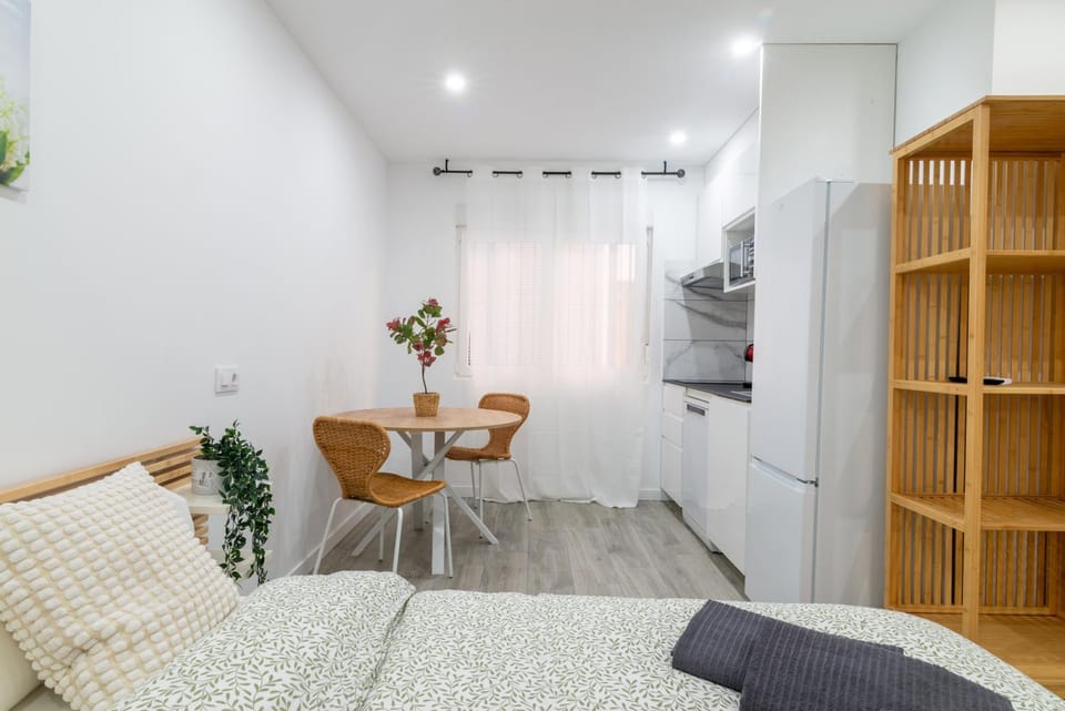 Salatan Apartments, Plaza Paris Apartment in Lloret de Mar