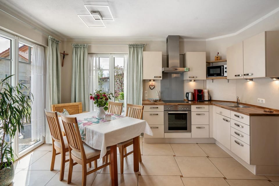 Property building, Kitchen or kitchenette, Living room
