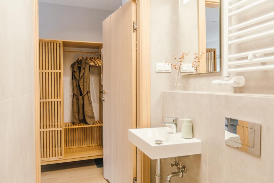 Bathroom, wardrobe