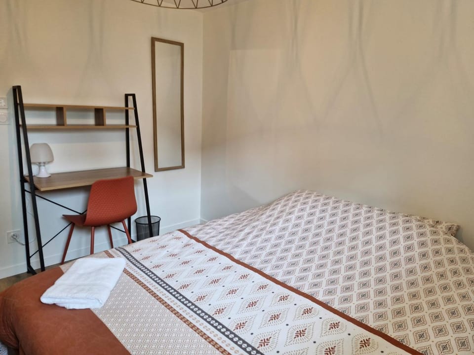 Seating area, Bedroom