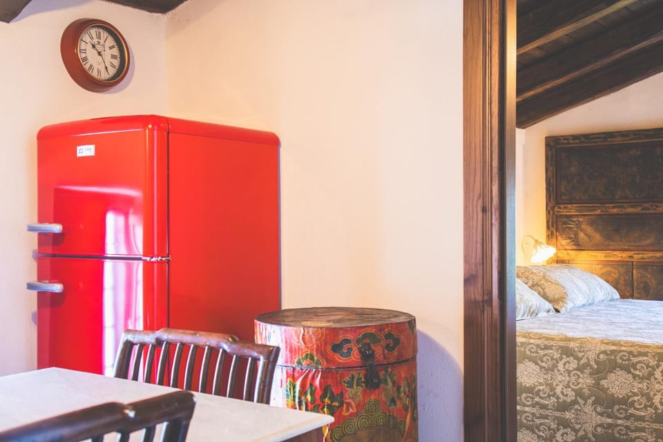Kitchen or kitchenette, Bedroom