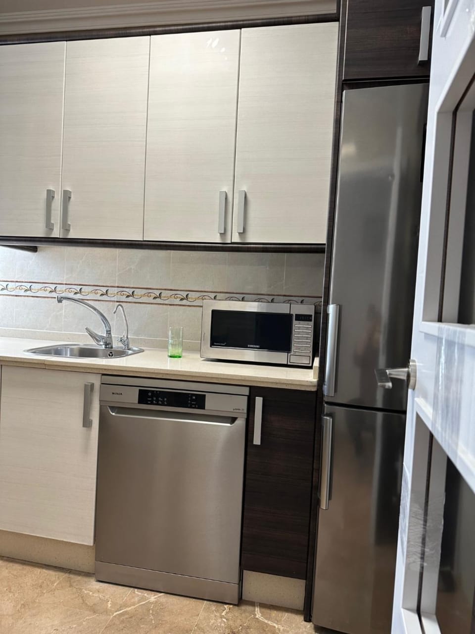 Coffee/tea facilities, dishwasher