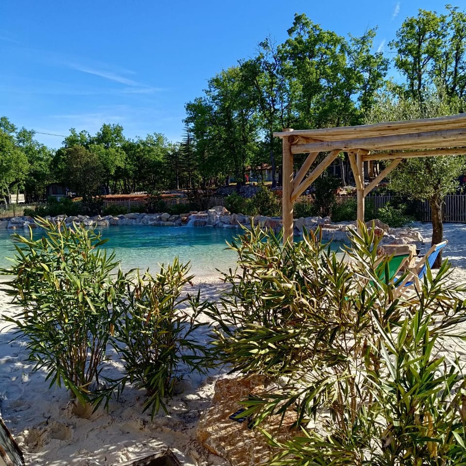 Camping Liberté Verdon Campground/ 
RV Resort in French Riviera