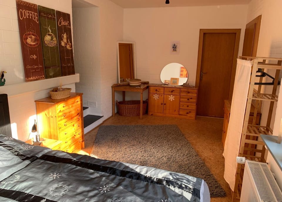 Photo of the whole room, Bedroom