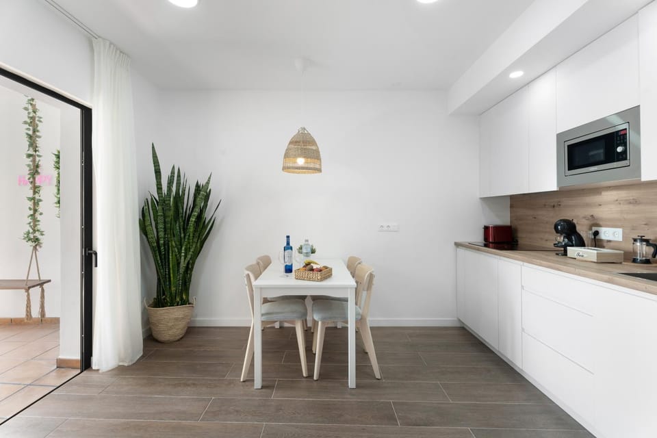 Property building, Kitchen or kitchenette, Living room