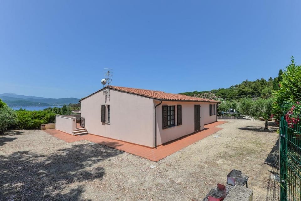 Villa del sole 3 Apartment in Capoliveri