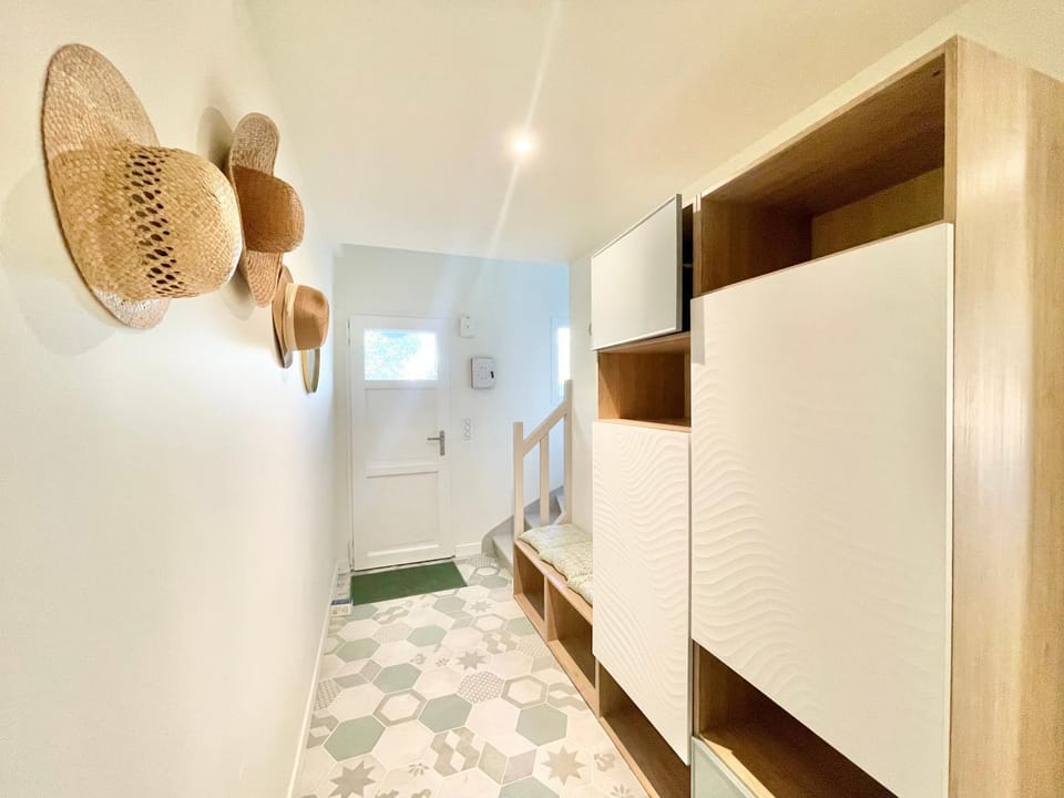 Decorative detail, wardrobe