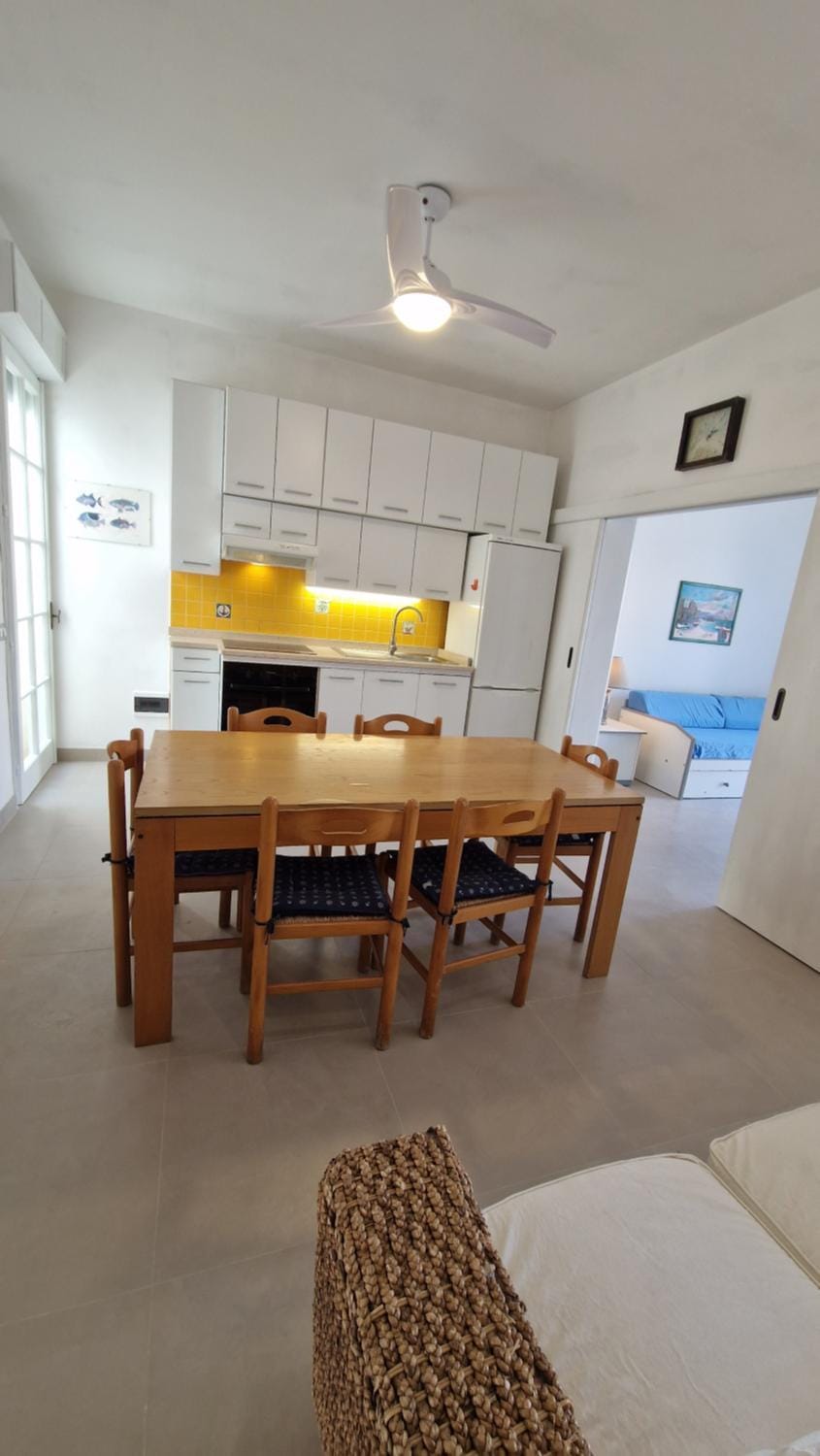Kitchen or kitchenette, Living room, Seating area, Dining area, dishwasher, stove