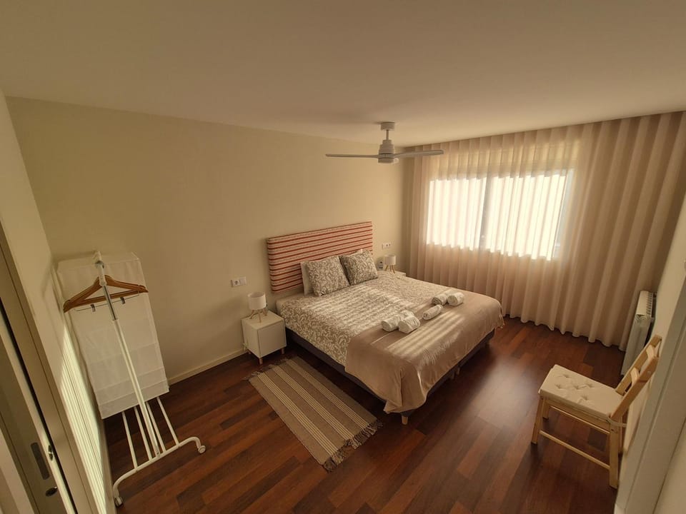 Bed, Photo of the whole room, Bedroom, towels, wardrobe