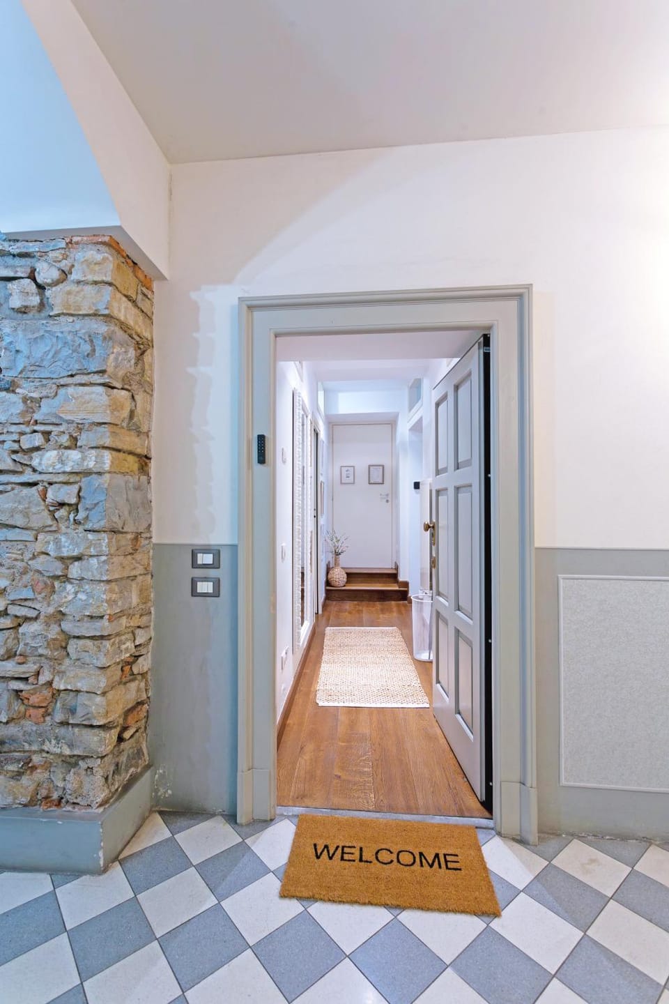 Property building, Facade/entrance