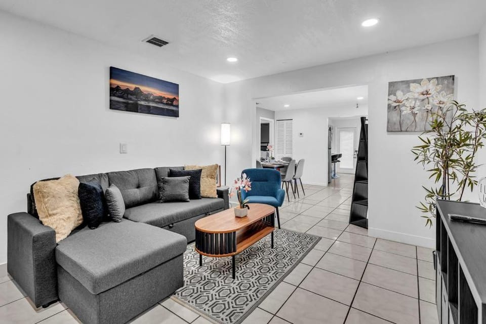 Hollywood Beach & Casino Heated Pool House House in Hollywood