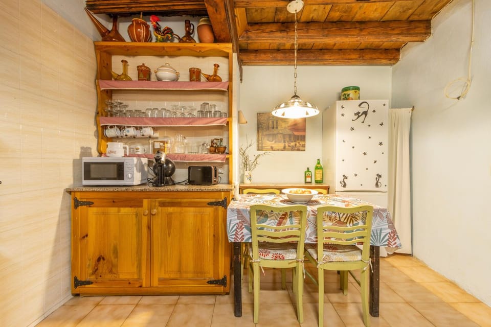 Property building, Kitchen or kitchenette, Living room