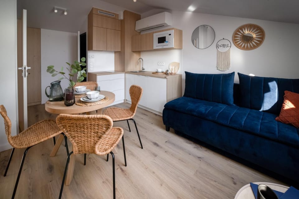 Kitchen or kitchenette, Living room, Dining area, stove