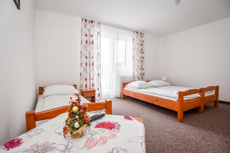Bed, Photo of the whole room, towels