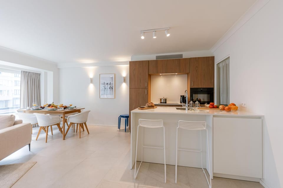Dining area, kitchen