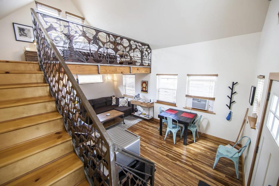 Blue Door Micro-Loft Hotel in Portland