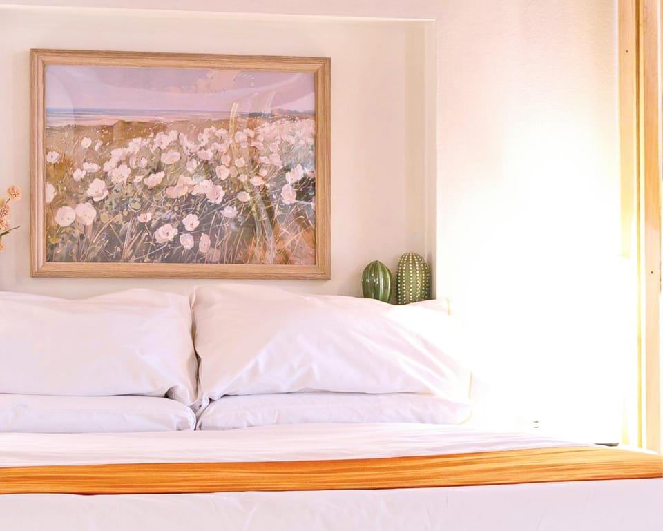 Bed, Decorative detail, Bedroom