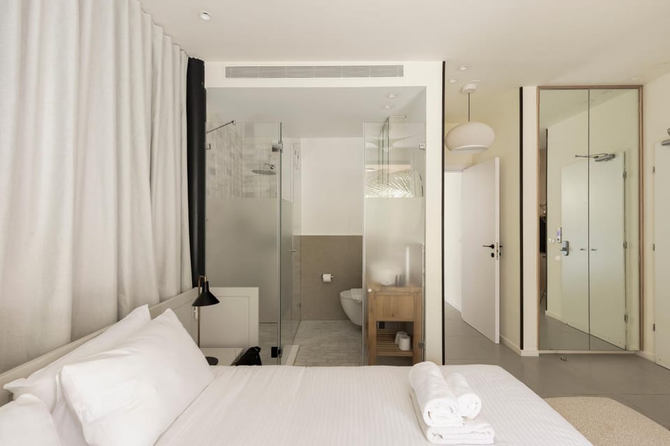 Bathroom, Bedroom