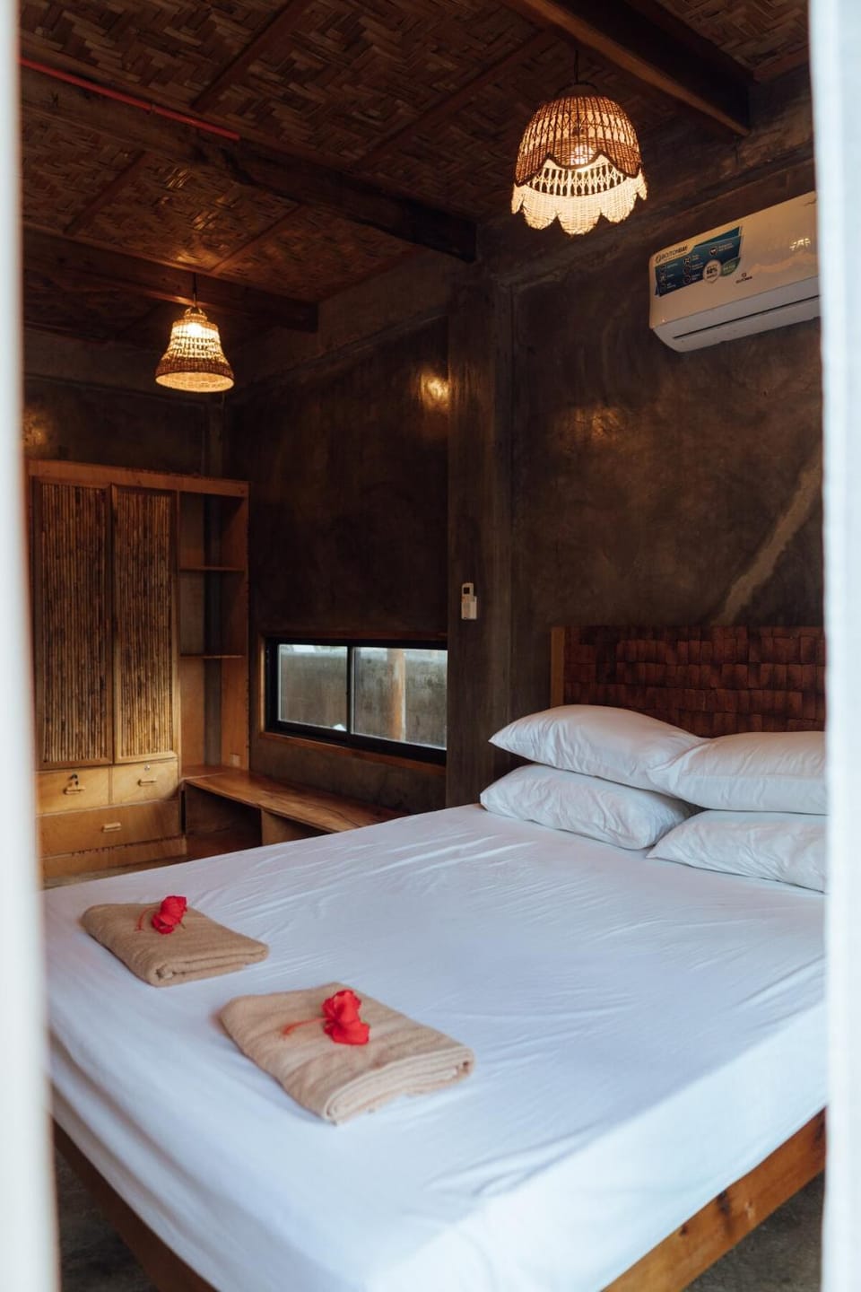 Bedroom, air conditioner